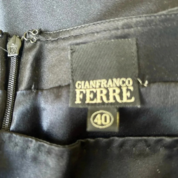 Gianfranco Ferre vintage black satin pencil skirt flare hem Size 40 Size 4 - Picture 3 of 7